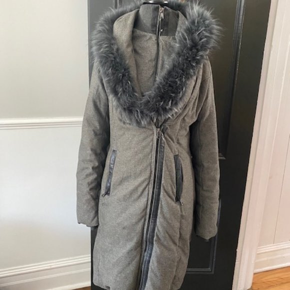 OOKPIK M womans Contessa witer Jacket,Grey with fur trim - Picture 5 of 7